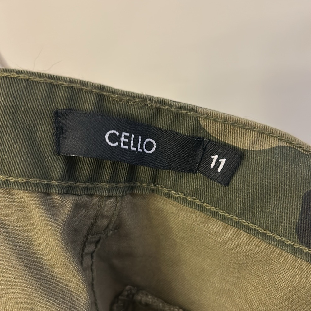 Cello Women’s Camo Cargo Pants Green Size 11 NWT - Picture 9 of 9